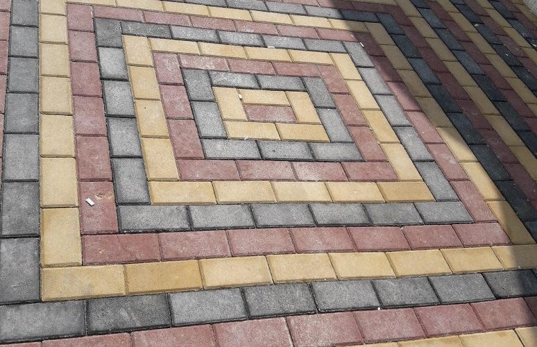 تركيب كربستون في ام القيوين